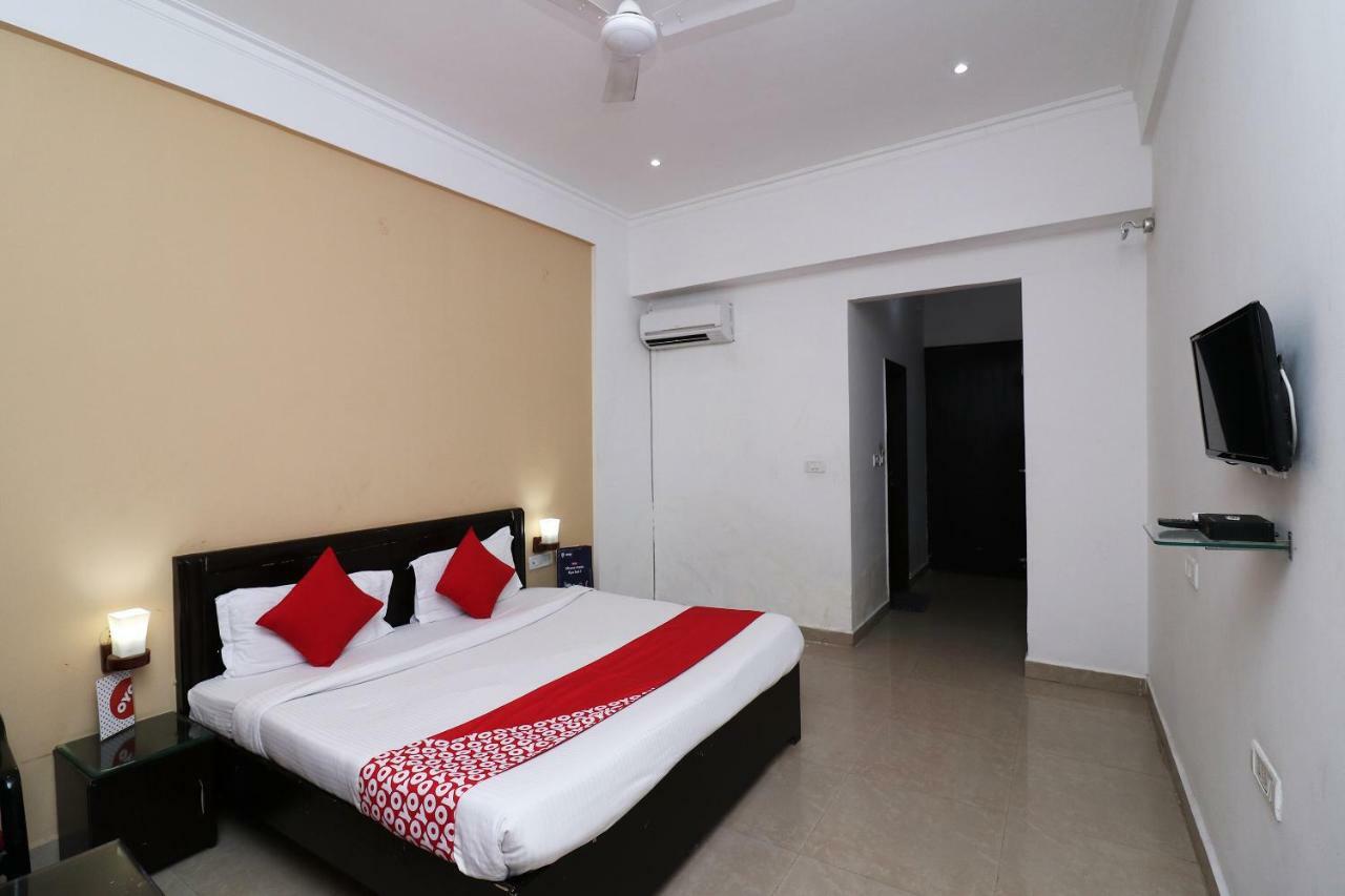 Oyo 13564 Near Prem Mandir Hotel Mathura Exterior photo